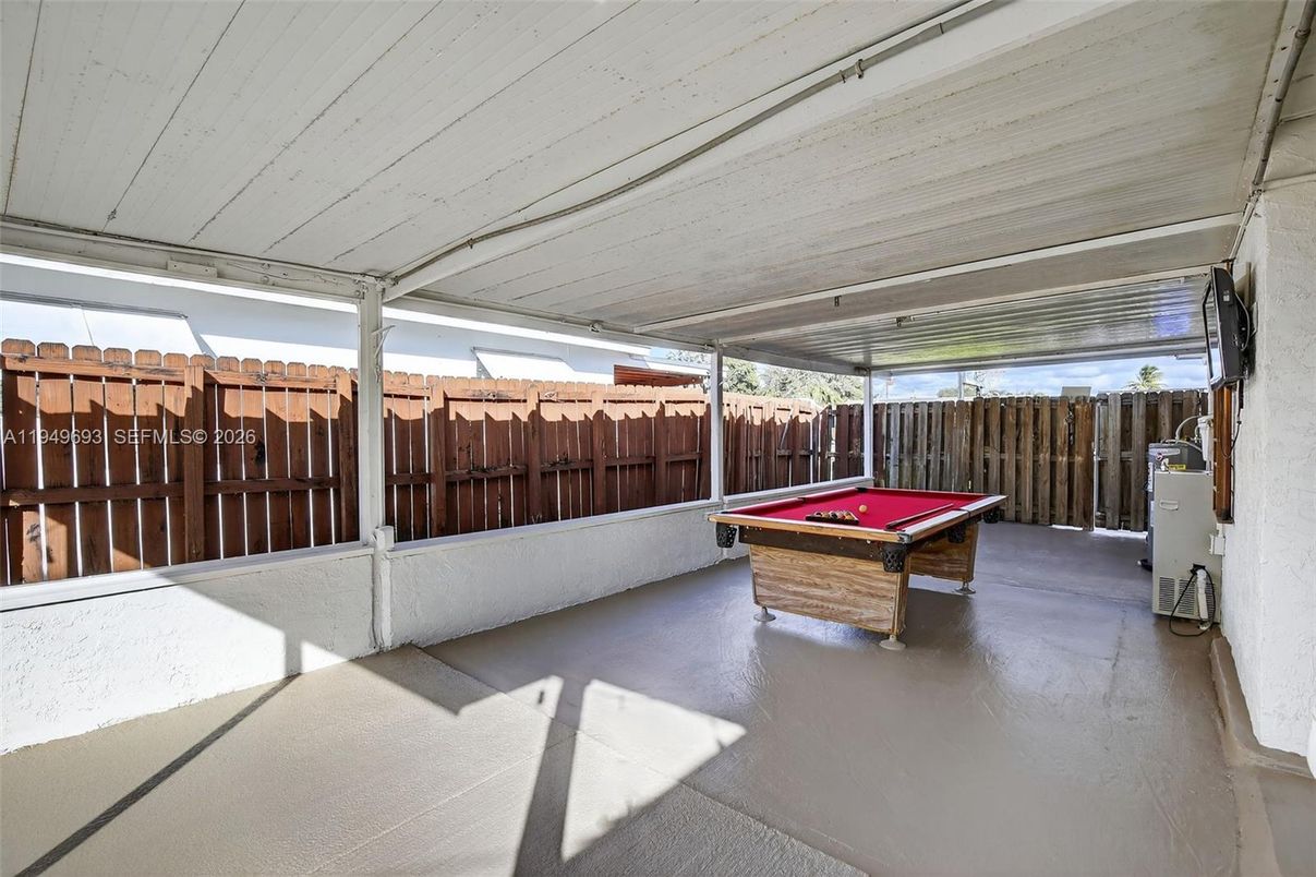 Billiard Table, Exterior, Game Room