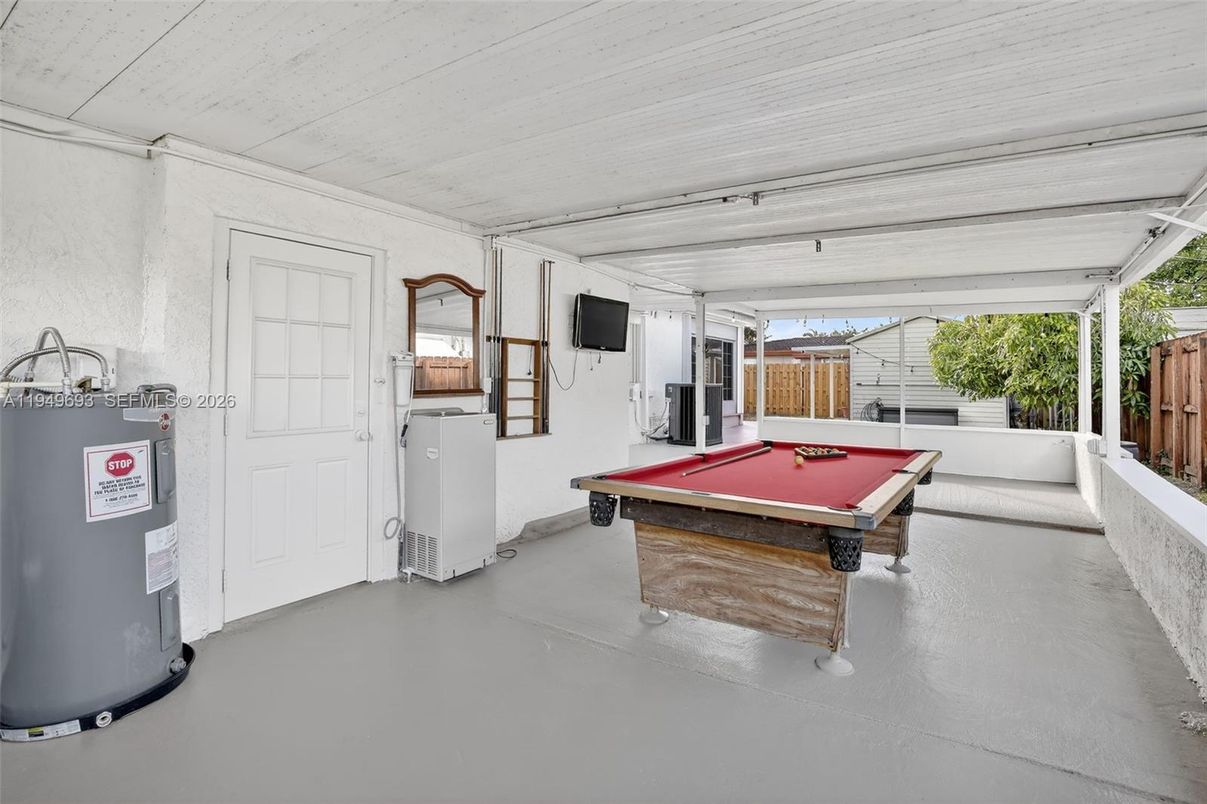 Billiard Table, Game Room, Interior