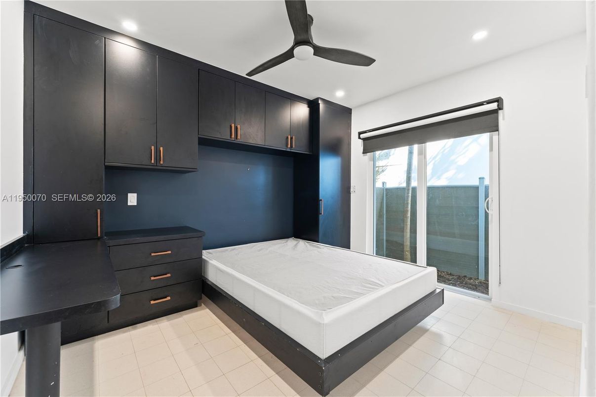 Bedroom, Interior, Recessed Lighting, Water