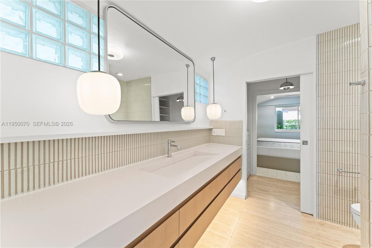 Bathroom, Dual Sink Vanities, Interior, Pendant Lights