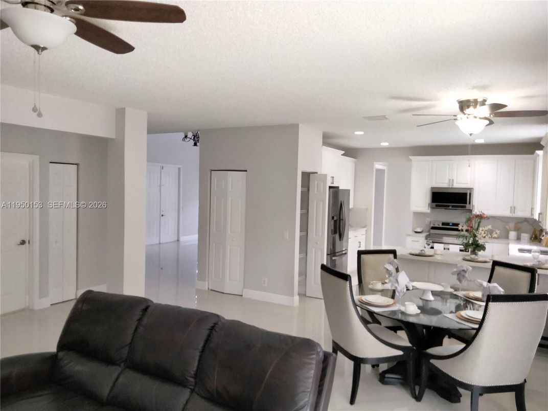 Dining room, Interior, Kitchen, Recessed Lighting, Stainless Steel Appliances