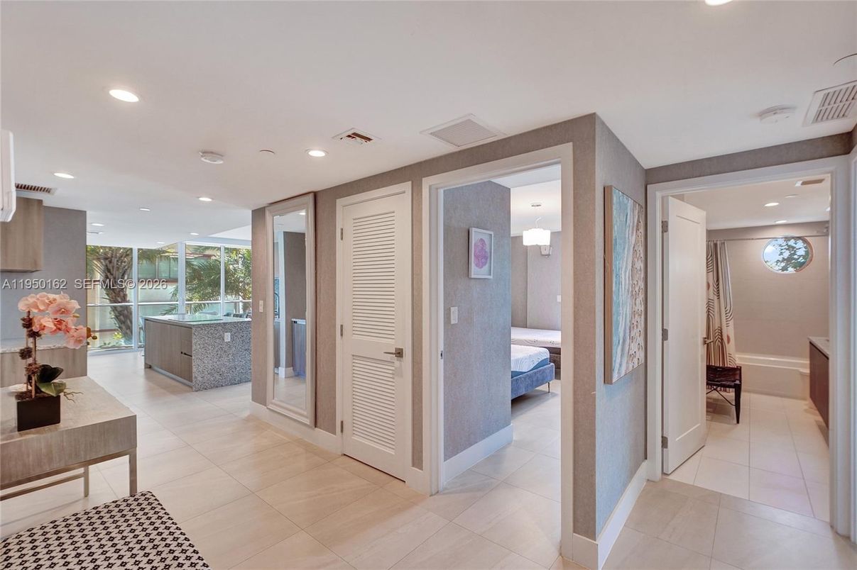 Bathroom, Interior, Recessed Lighting