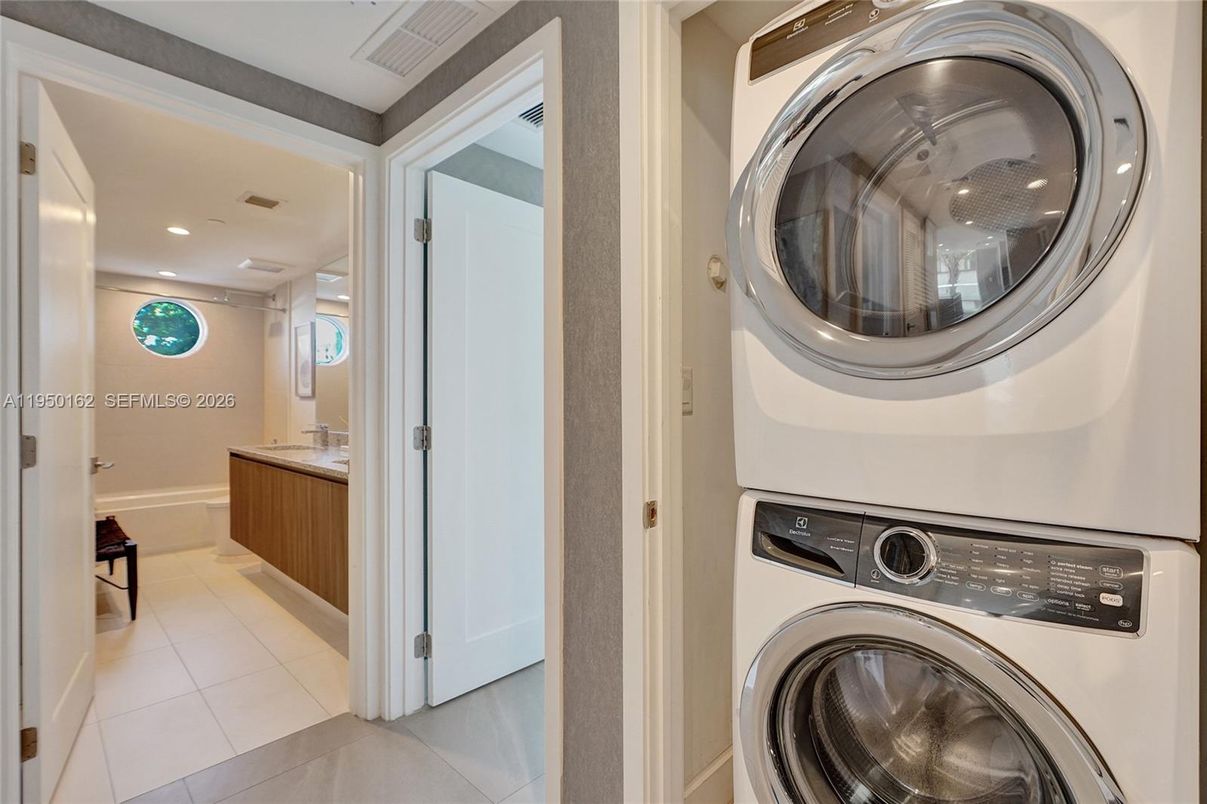 Interior, Recessed Lighting, Utility Closets, Washer