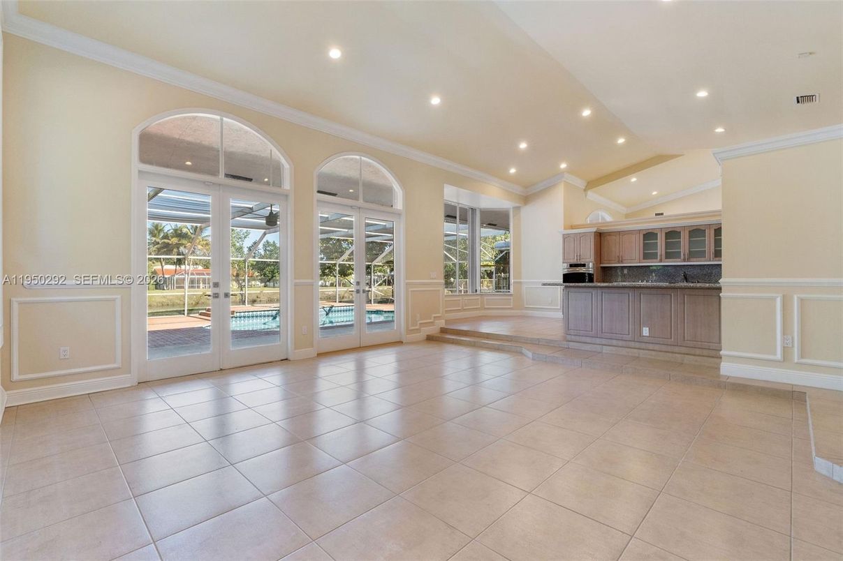 Empty room, Interior, Kitchen, Recessed Lighting