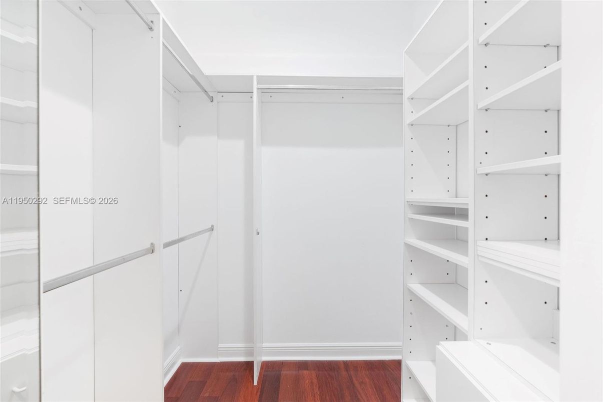 Interior, Walk-in Closets, Wood Texture Flooring