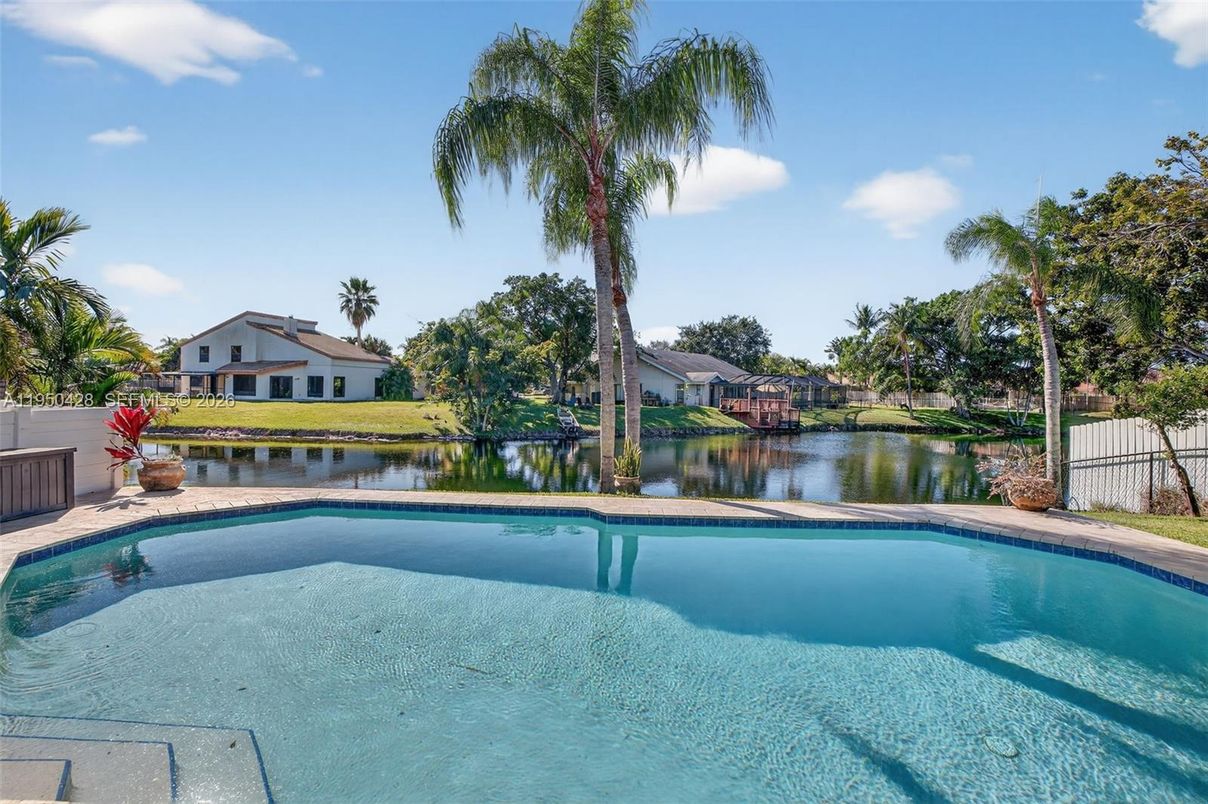 Exterior, Pool, Water