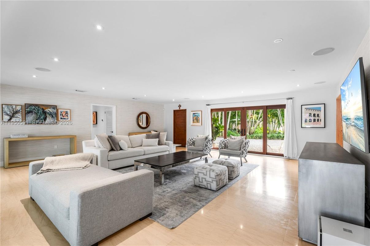 Bedroom, Interior, Living room, Recessed Lighting, Wood Texture Flooring