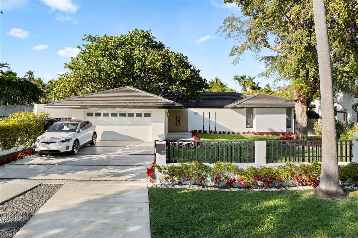 Attached, Detached Garage, Exterior, Facade, Ranch