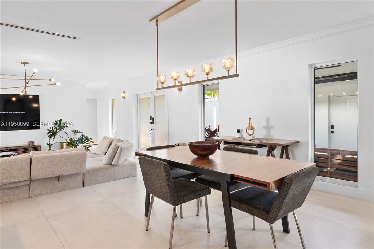 Dining room, Interior, Living room, Pendant Lights