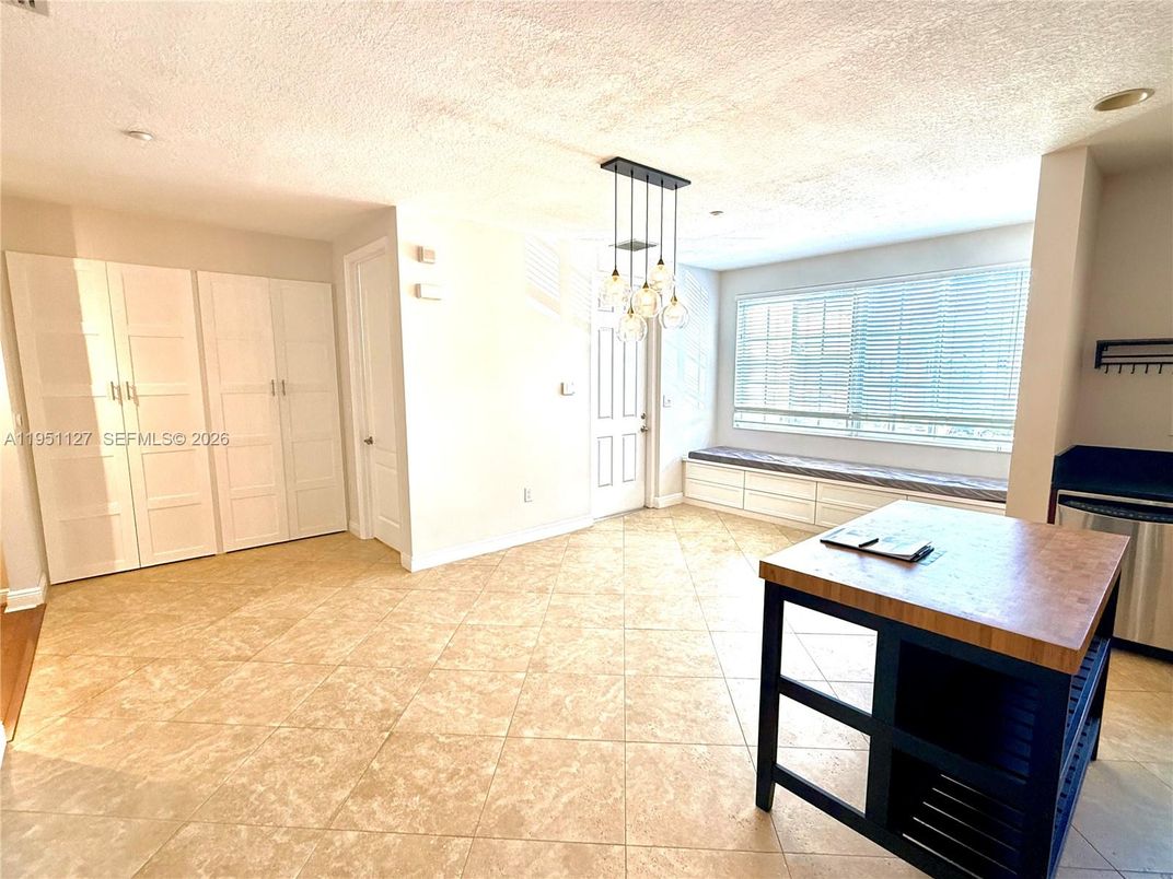 Empty room, Interior, Kitchen, Pendant Lights, Recessed Lighting