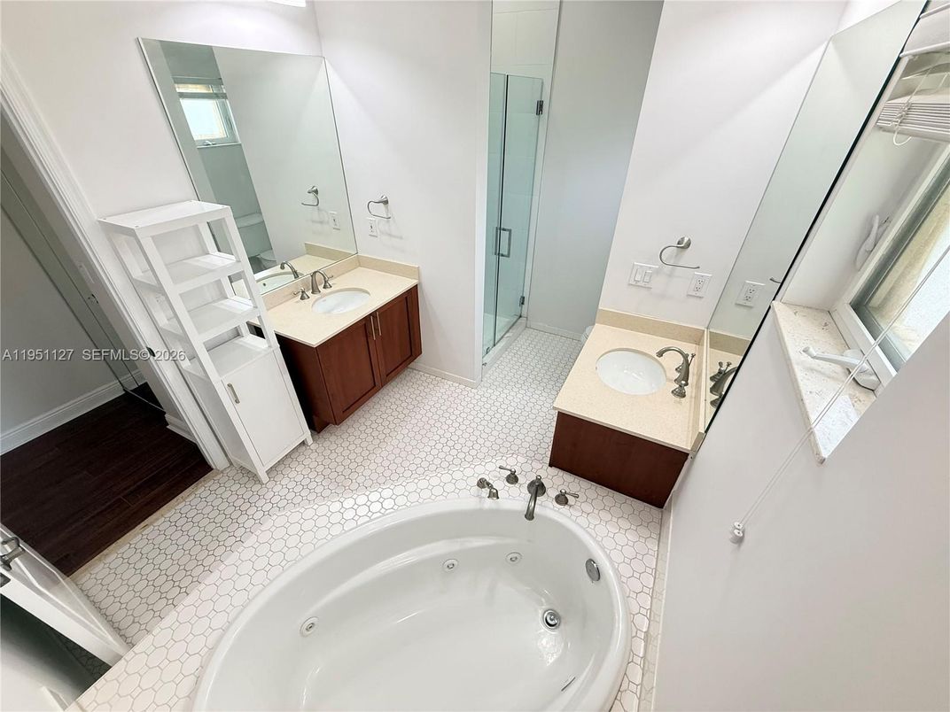 Bathroom, Dual Sink Vanities, Interior