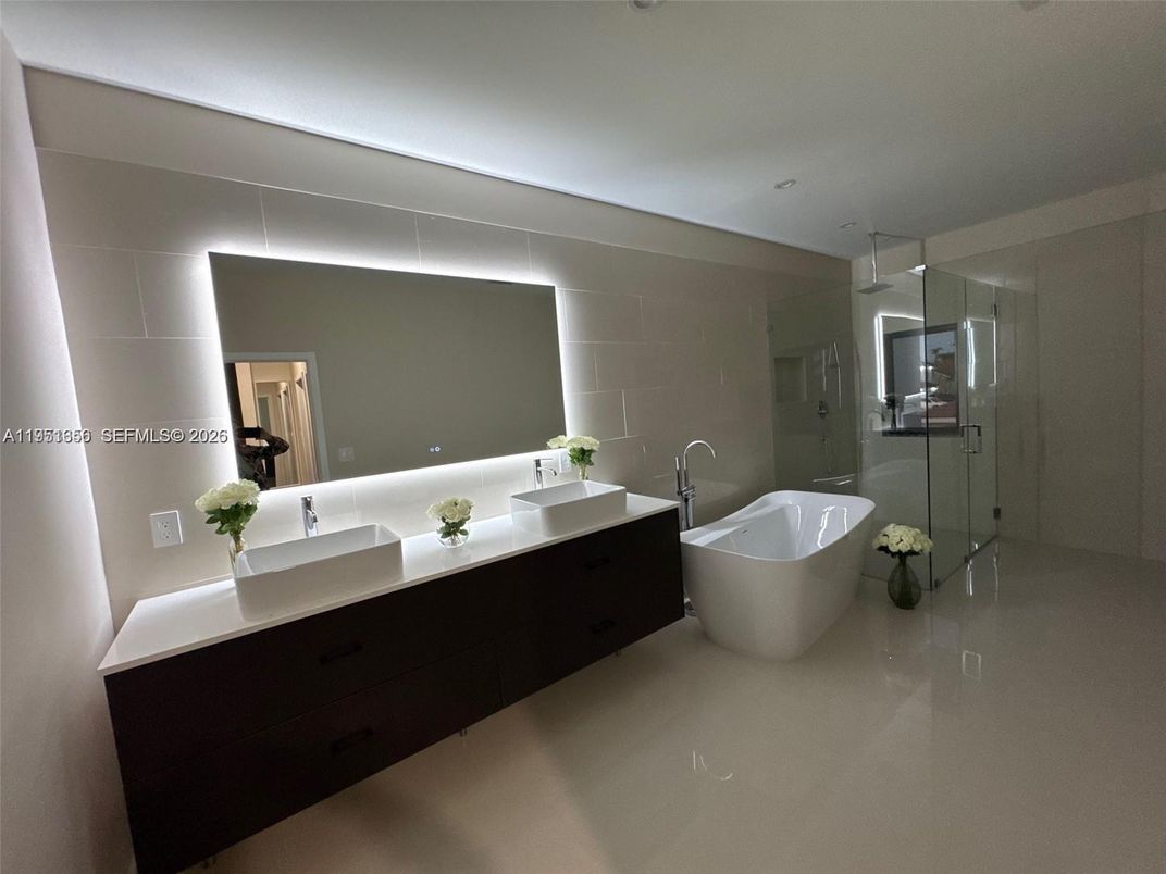 Bathroom, Dual Sink Vanities, Free Standing Baths, Glass Shower, Interior