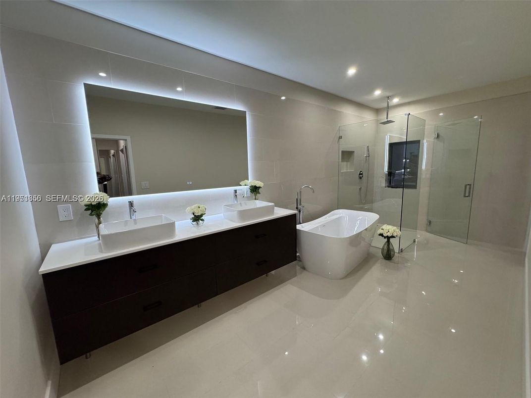 Bathroom, Dual Sink Vanities, Free Standing Baths, Glass Shower, Interior, Recessed Lighting