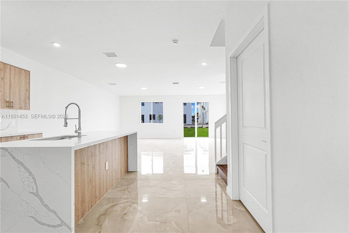 Interior, Kitchen, Marble, Recessed Lighting