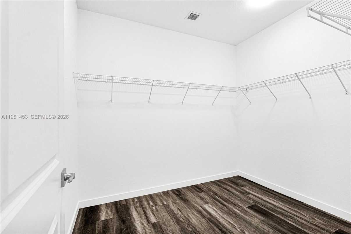 Interior, Walk-in Closets, Wood Texture Flooring