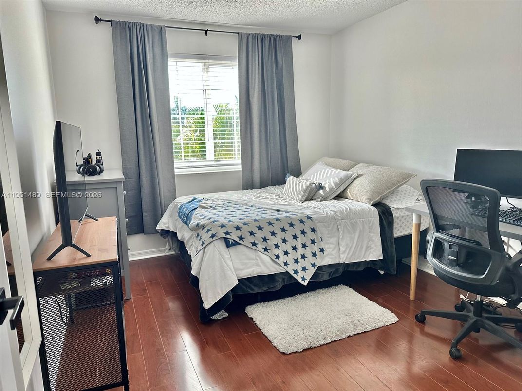 Bedroom, Home Office, Interior, Wood Texture Flooring