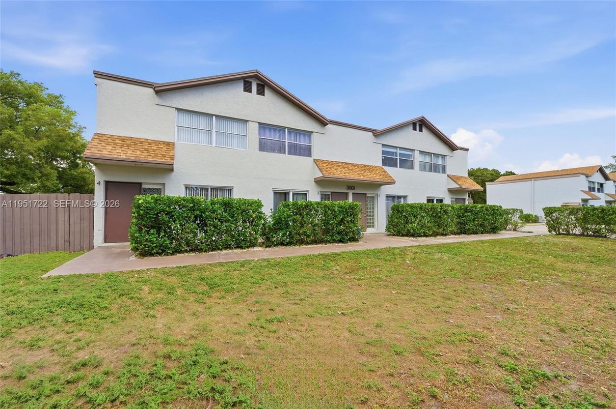 Backyard, Exterior, Facade, Spanish Mediterranean