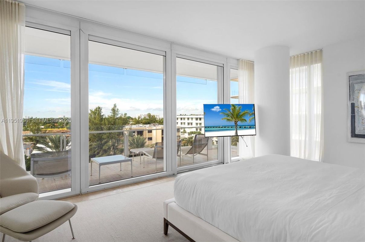 Bedroom, Interior, Water