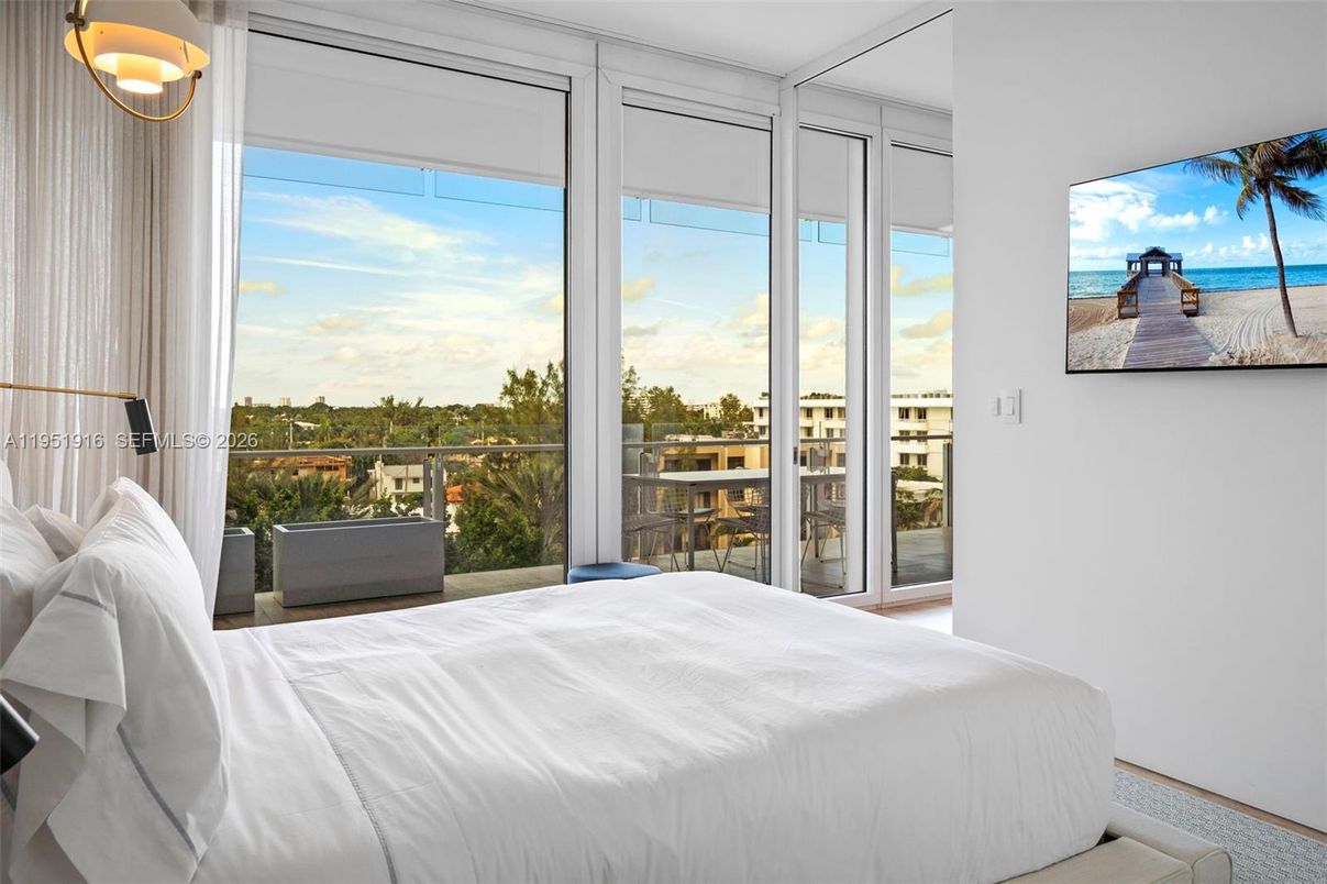 Bedroom, Interior, Water