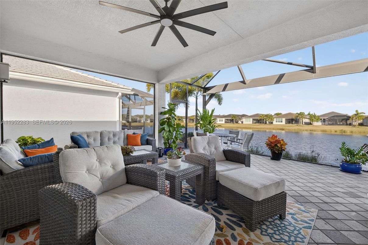 Interior, Living room, Sun Room, Water