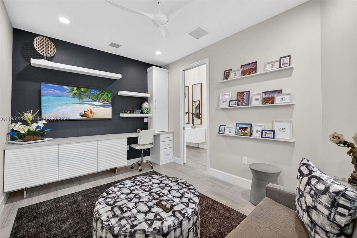 Home Office, Interior, Recessed Lighting, Wood Texture Flooring