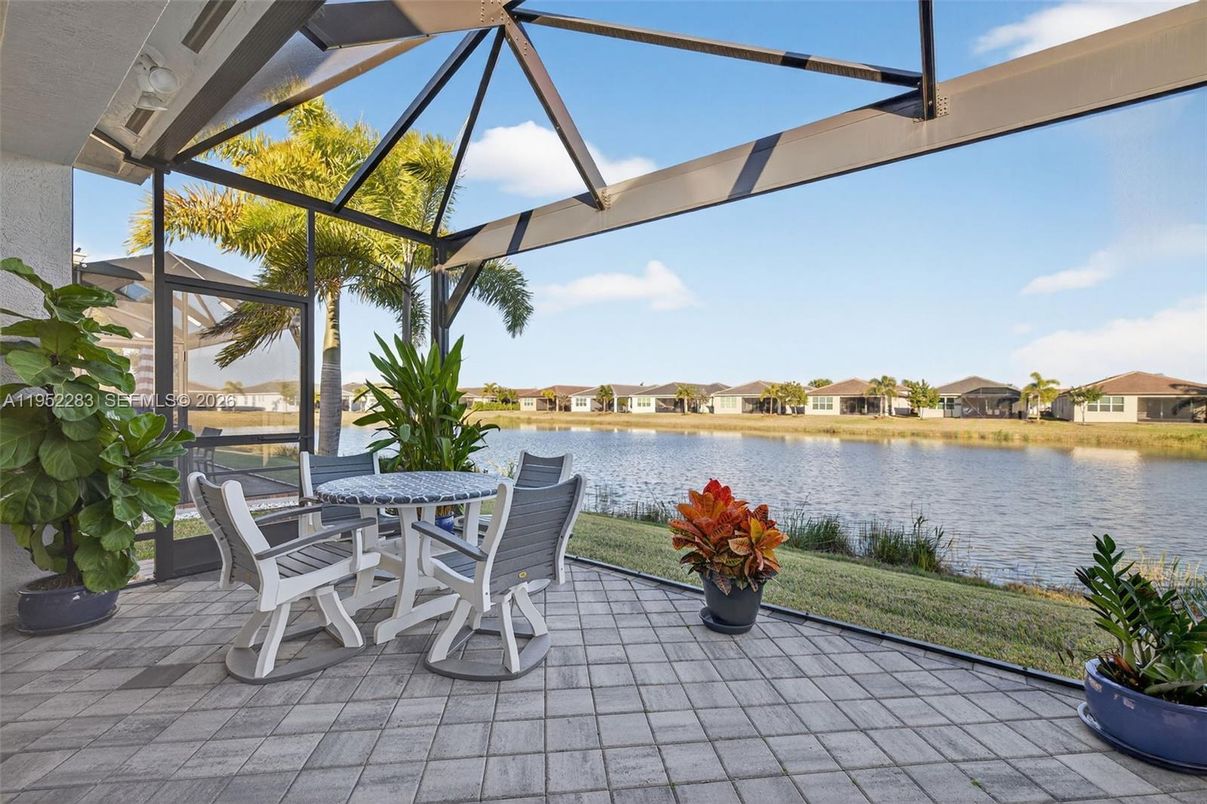Exterior, Glass Ceilings, Interior, Sun Room, Water