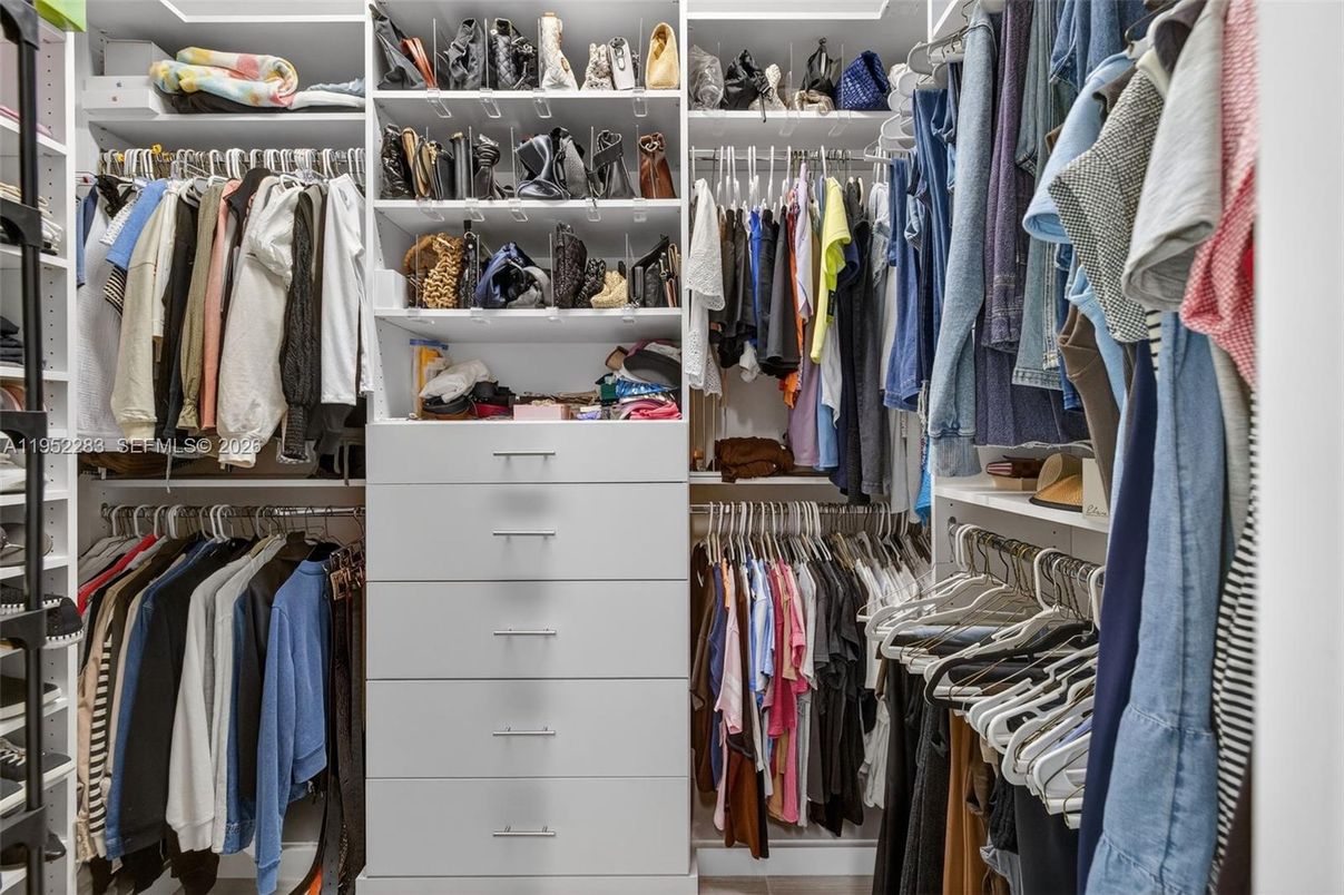 Interior, Walk-in Closets