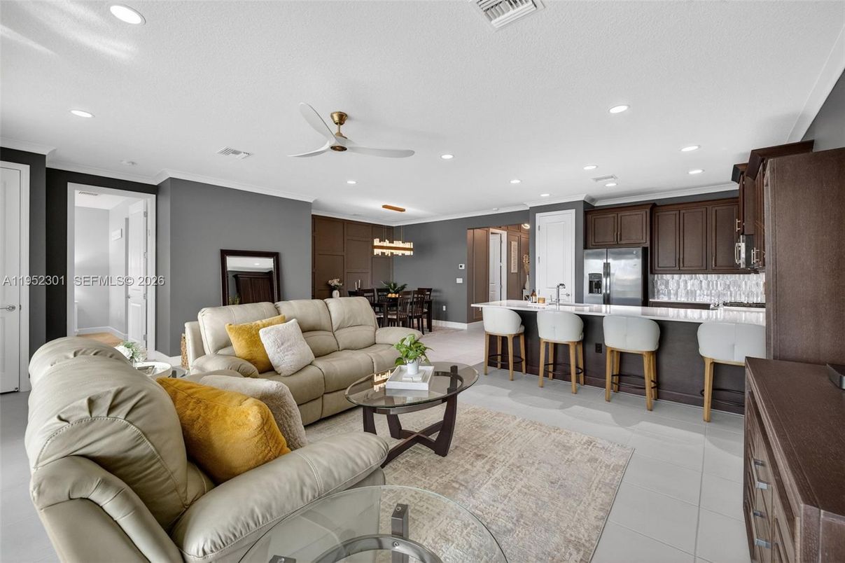 Dining room, Interior, Kitchen, Pendant Lights, Recessed Lighting, Stainless Steel Appliances