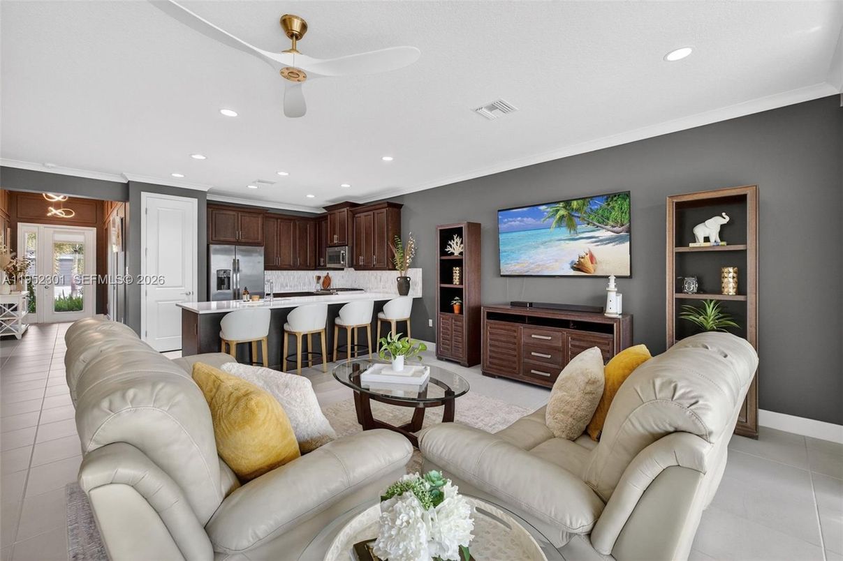 Chandelier, Dining room, Interior, Pendant Lights