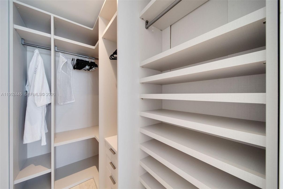 Interior, Walk-in Closets