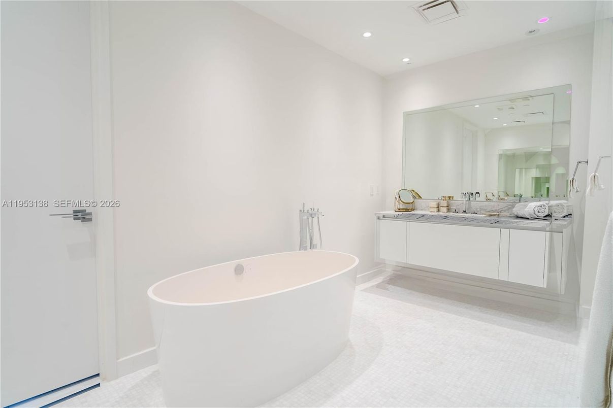 Bathroom, Free Standing Baths, Interior, Recessed Lighting