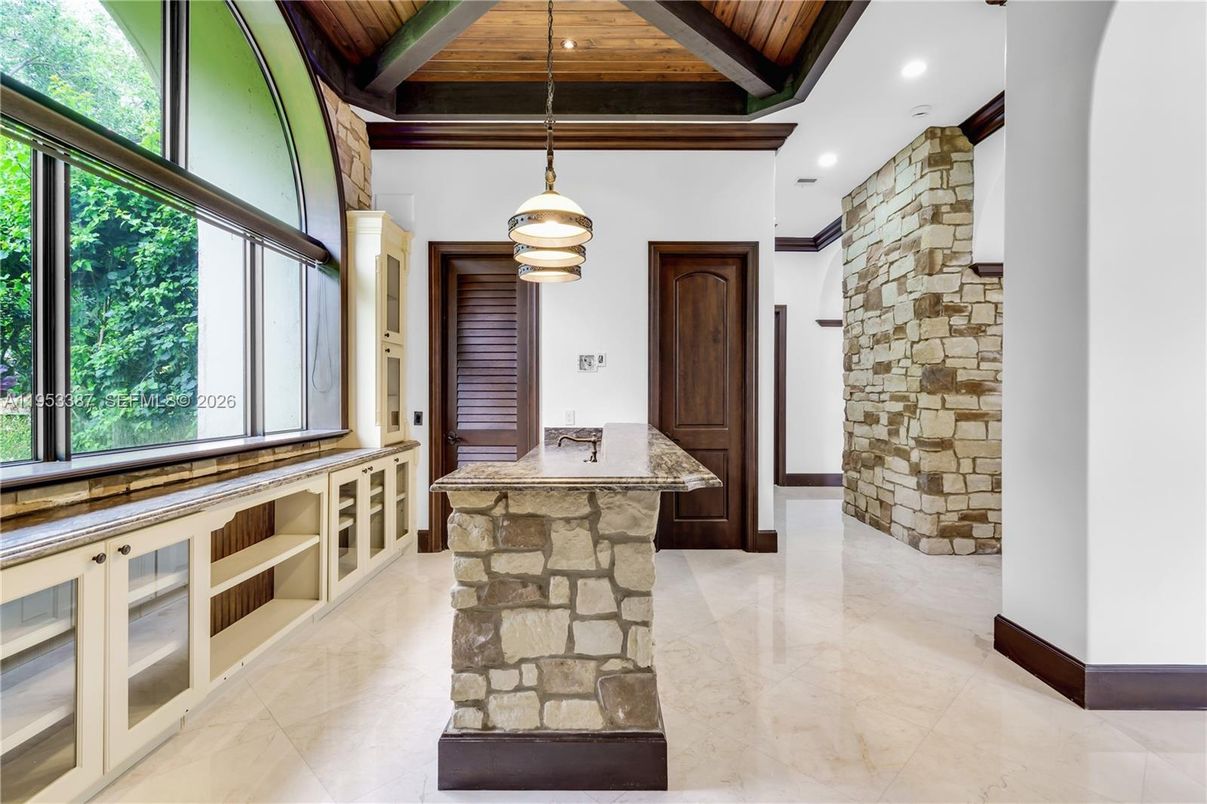 Interior, Pendant Lights, Recessed Lighting, Stone Walls, Wooden Beams, Wooden Ceilings