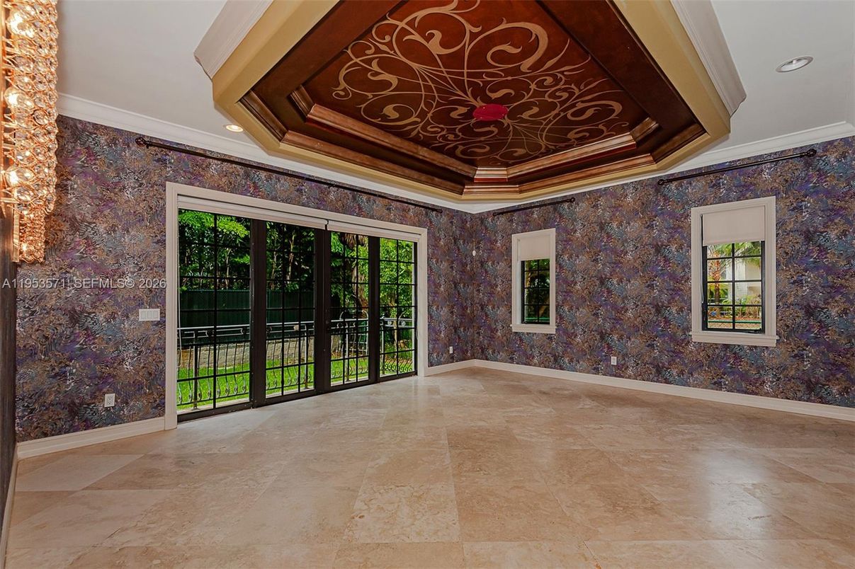 Chandelier, Empty room, Interior, Recessed Lighting