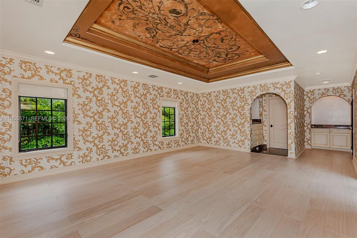 Empty room, Interior, Recessed Lighting, Wood Texture Flooring