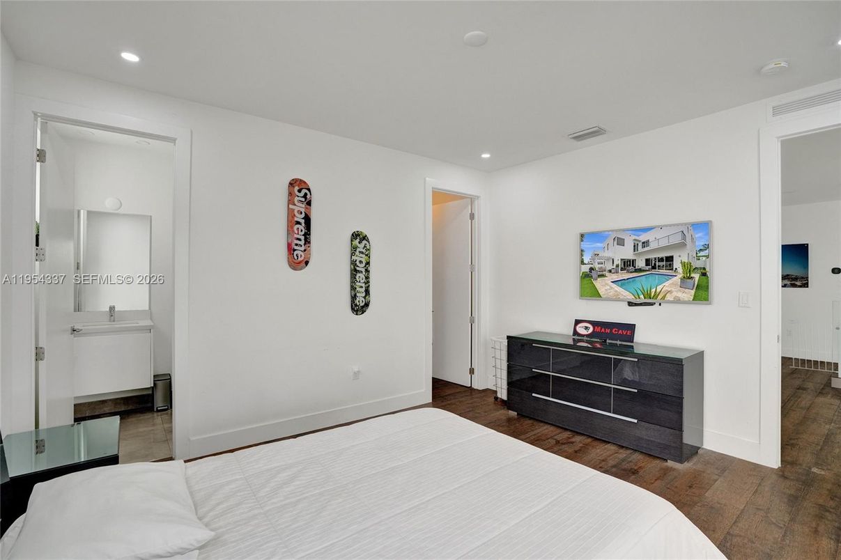 Bedroom, Interior, Recessed Lighting, Wood Texture Flooring