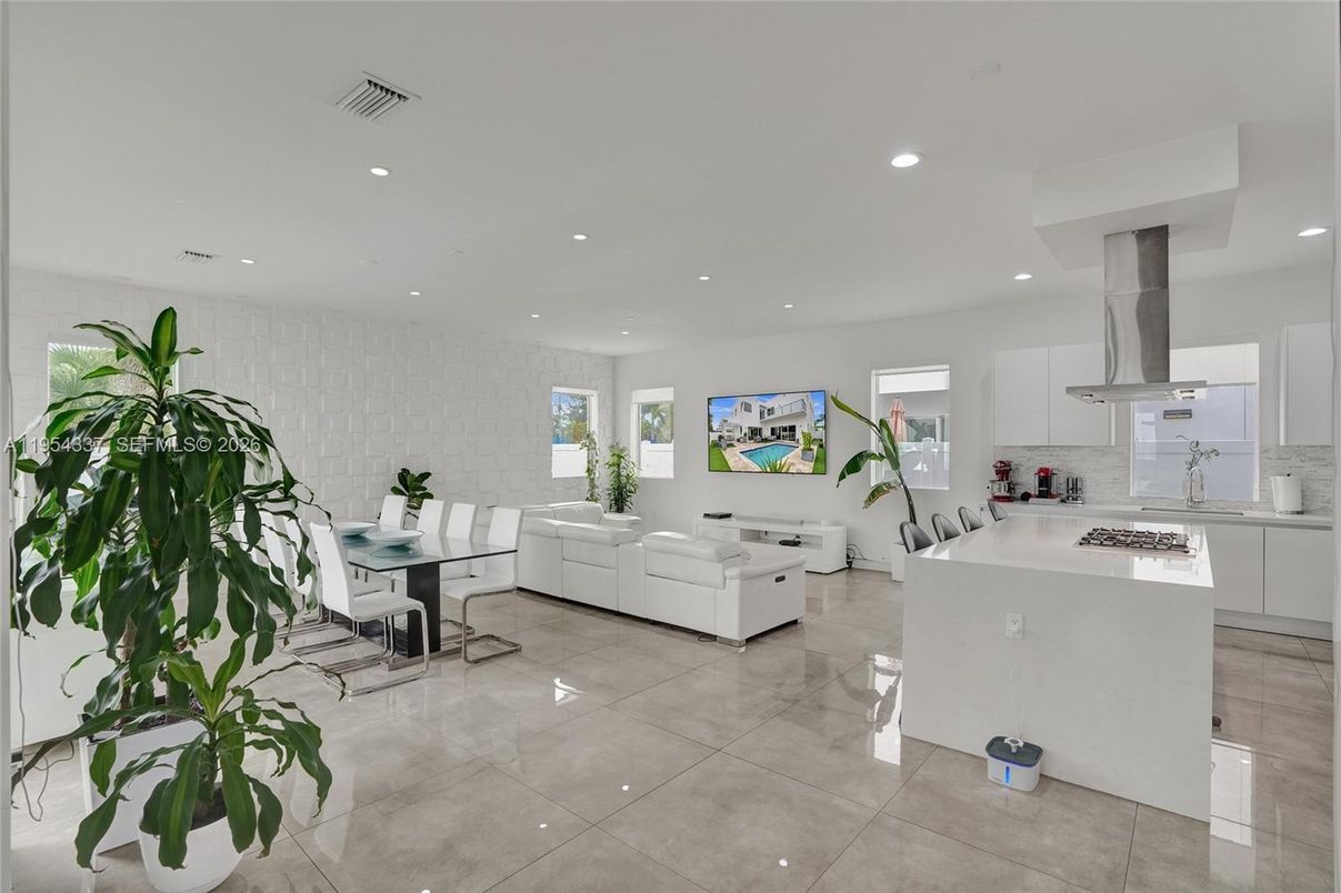 Dining room, Interior, Kitchen, Living room, Recessed Lighting