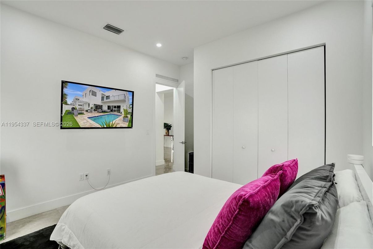 Bedroom, Interior, Recessed Lighting