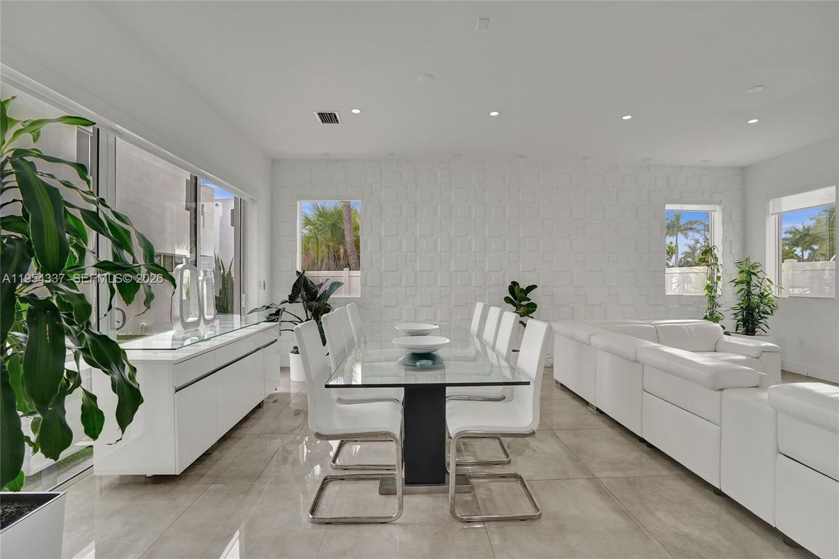 Dining room, Interior, Living room, Recessed Lighting