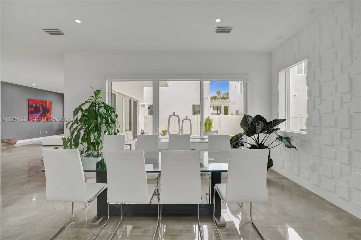 Dining room, Interior, Recessed Lighting