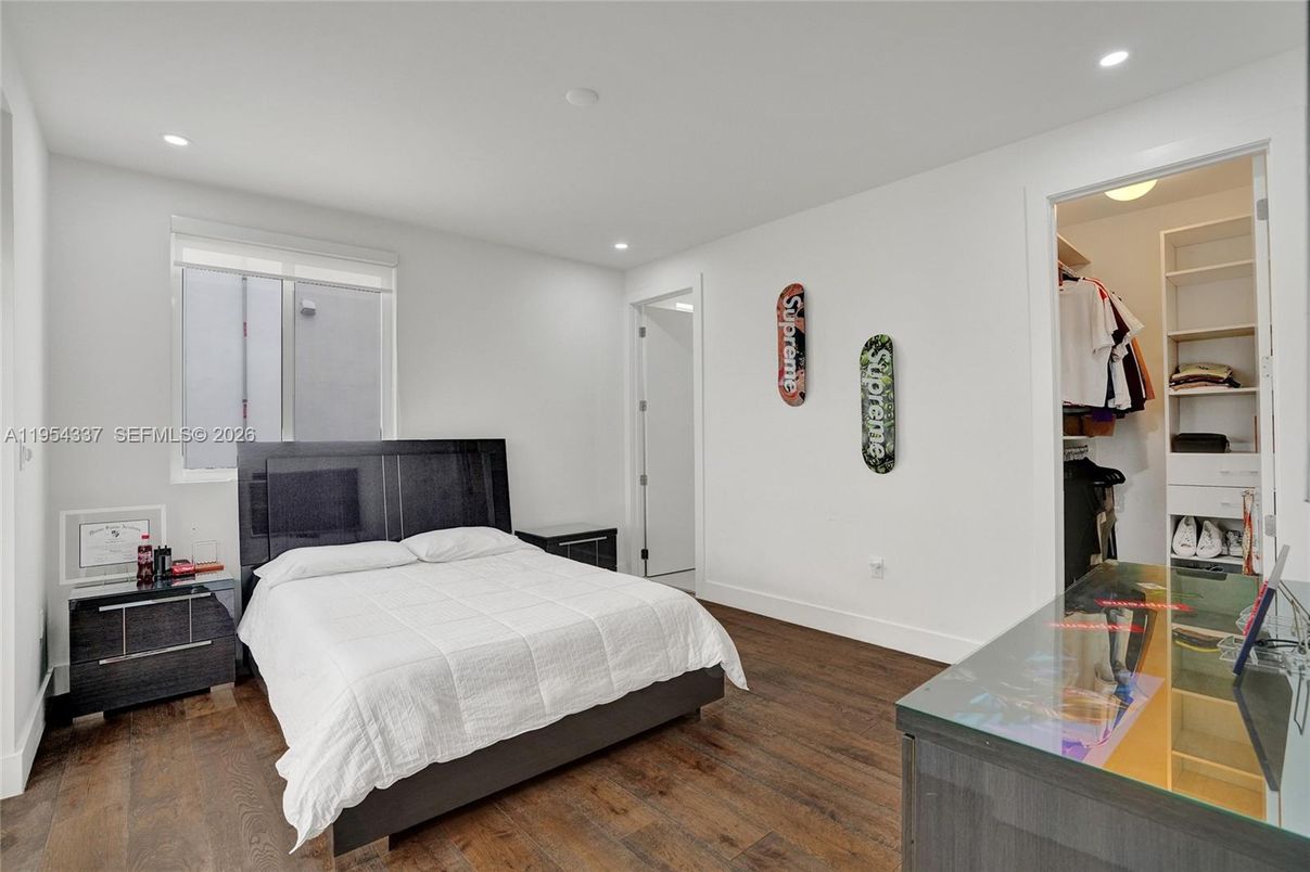 Bedroom, Interior, Recessed Lighting, Wood Texture Flooring