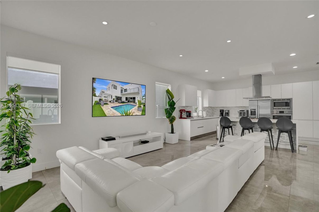 Interior, Kitchen, Living room, Recessed Lighting, Stainless Steel Appliances