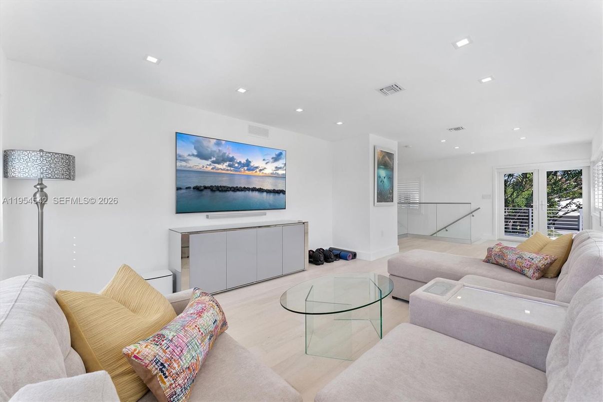 Interior, Living room, Recessed Lighting, Wood Texture Flooring