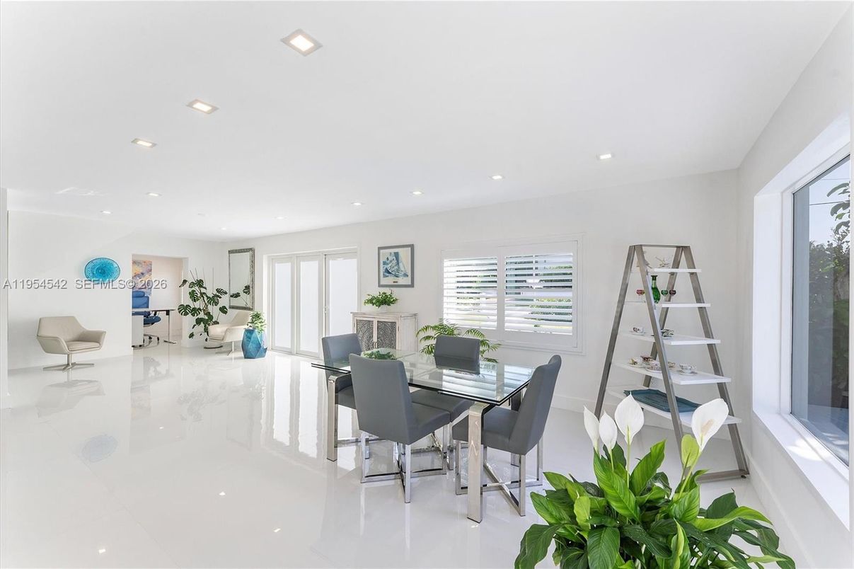 Dining room, Interior, Marble, Recessed Lighting