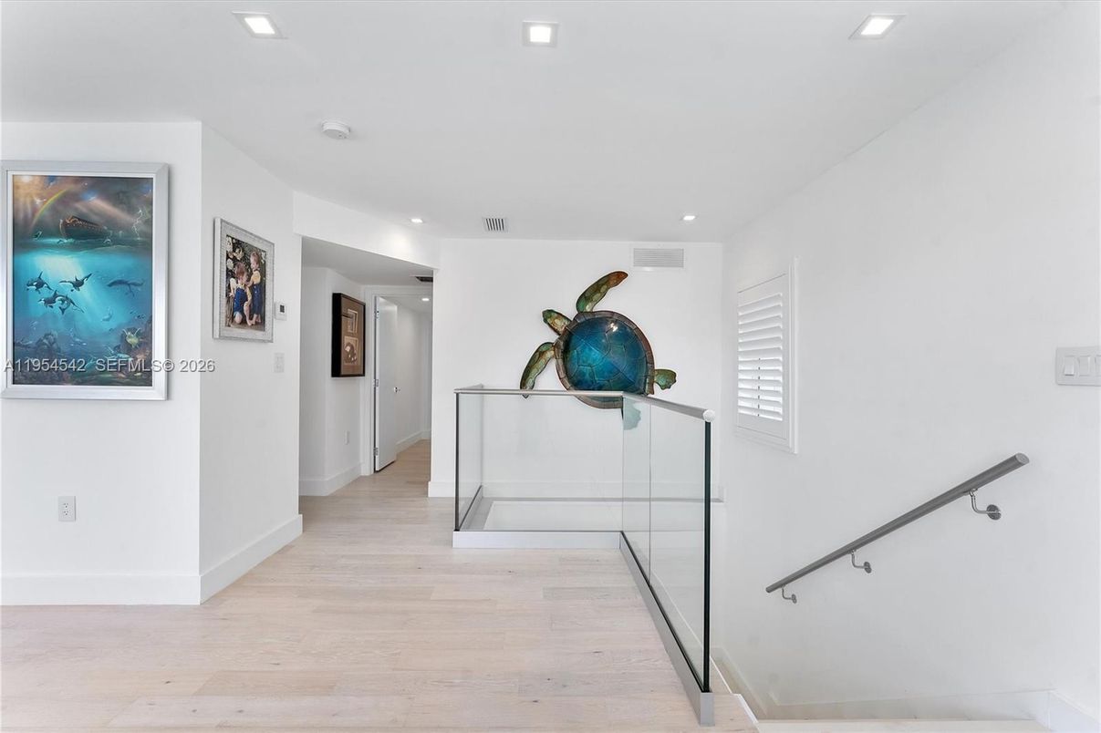 Interior, Recessed Lighting, Wood Texture Flooring