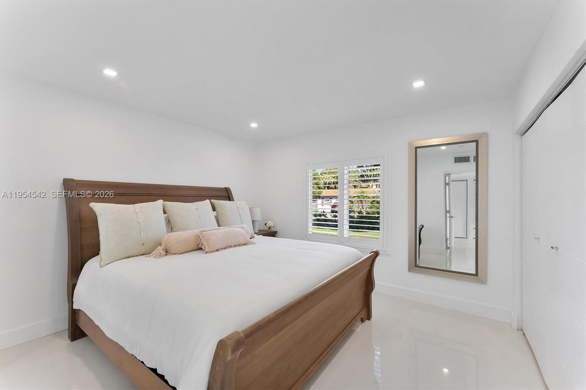 Bedroom, Interior, Recessed Lighting
