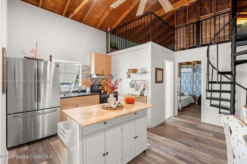 Interior, Kitchen, Stainless Steel Appliances, Wooden Beams, Wooden Ceilings, Wood Texture Flooring