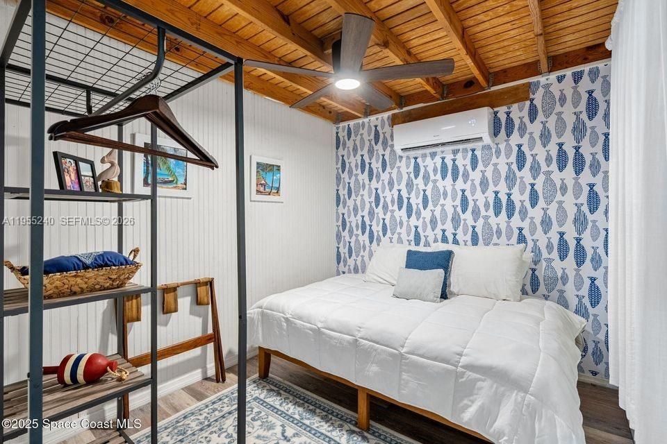 Bedroom, Interior, Wooden Beams, Wooden Ceilings, Wood Texture Flooring