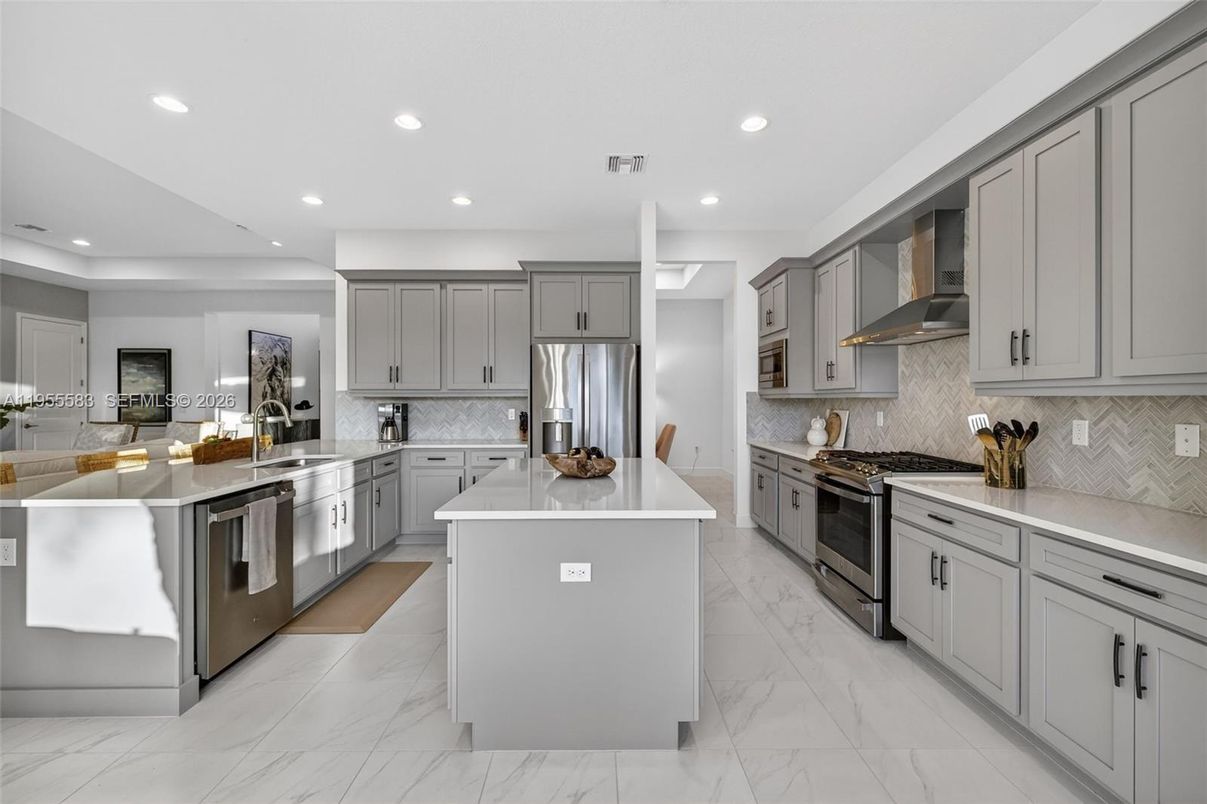 Dining room, Interior, Kitchen, Marble, Recessed Lighting, Stainless Steel Appliances