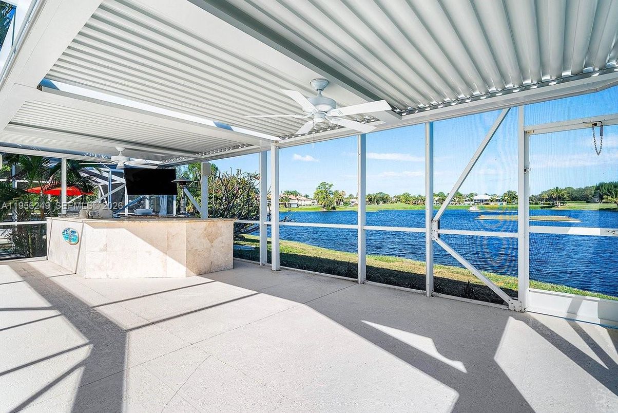 Interior, Sun Room, Water