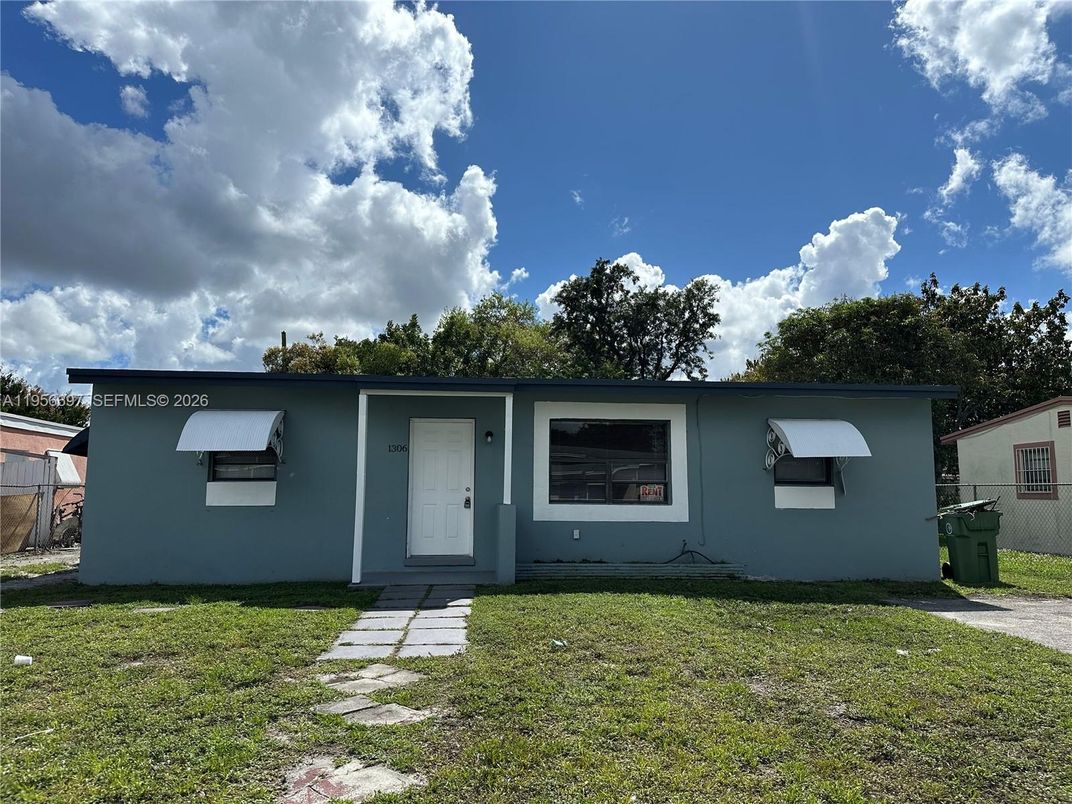 Exterior, Facade, None